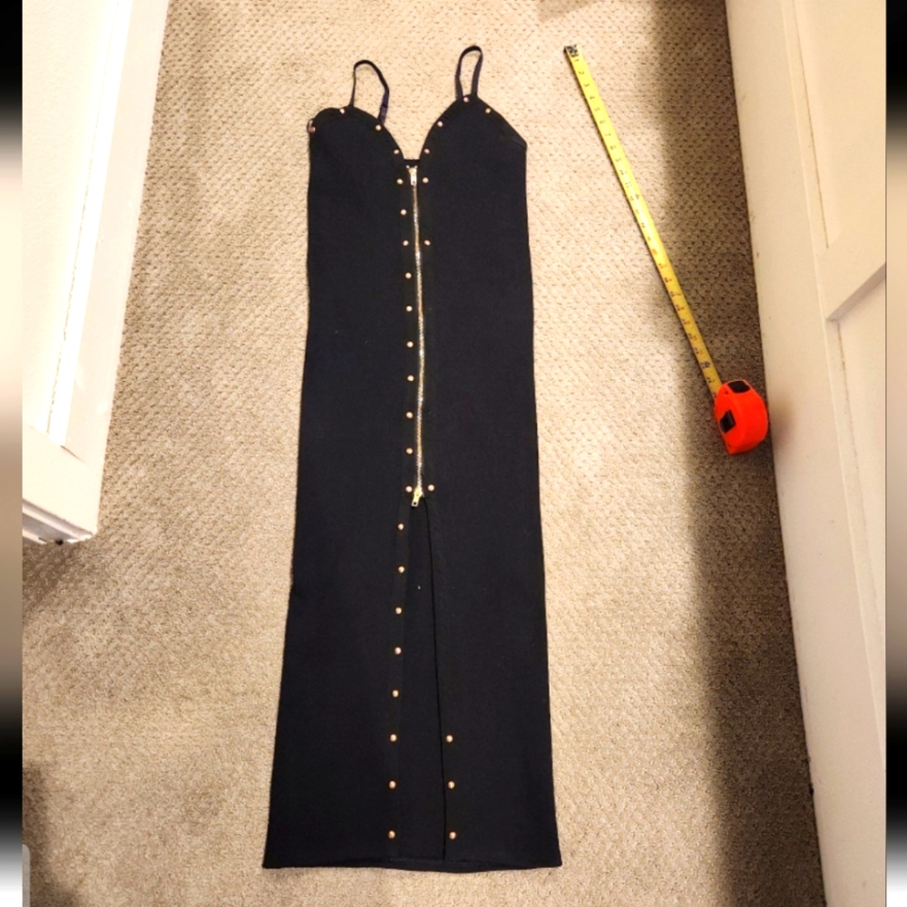Super sexy, Body Hugging dress. Plus size 1X. Zipper front-